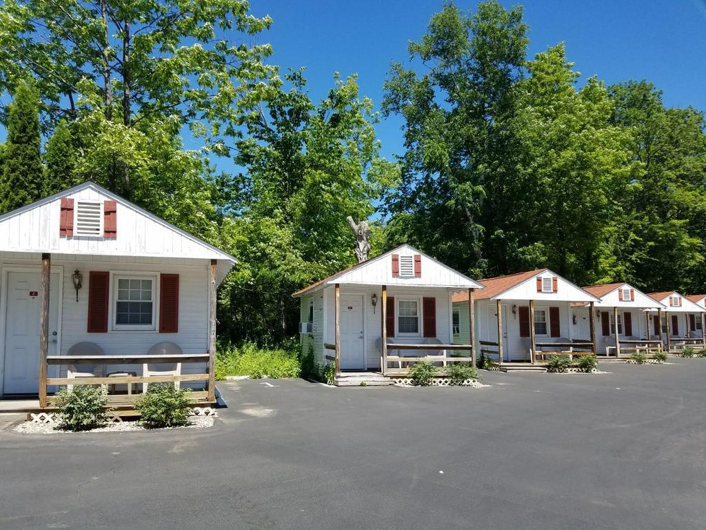 Seven Dwarfs Cabins - White Cabin Lake George Bagian luar foto